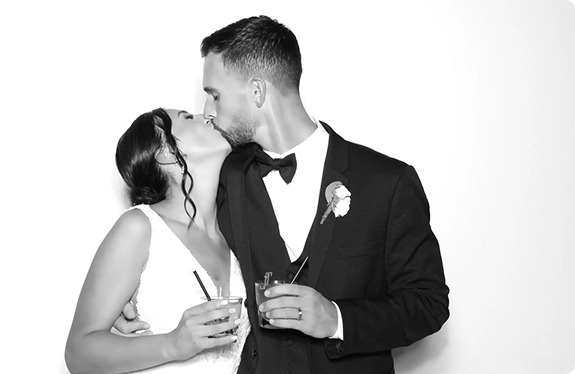 Glam-Photo-Booth-inspiration-–-example-7