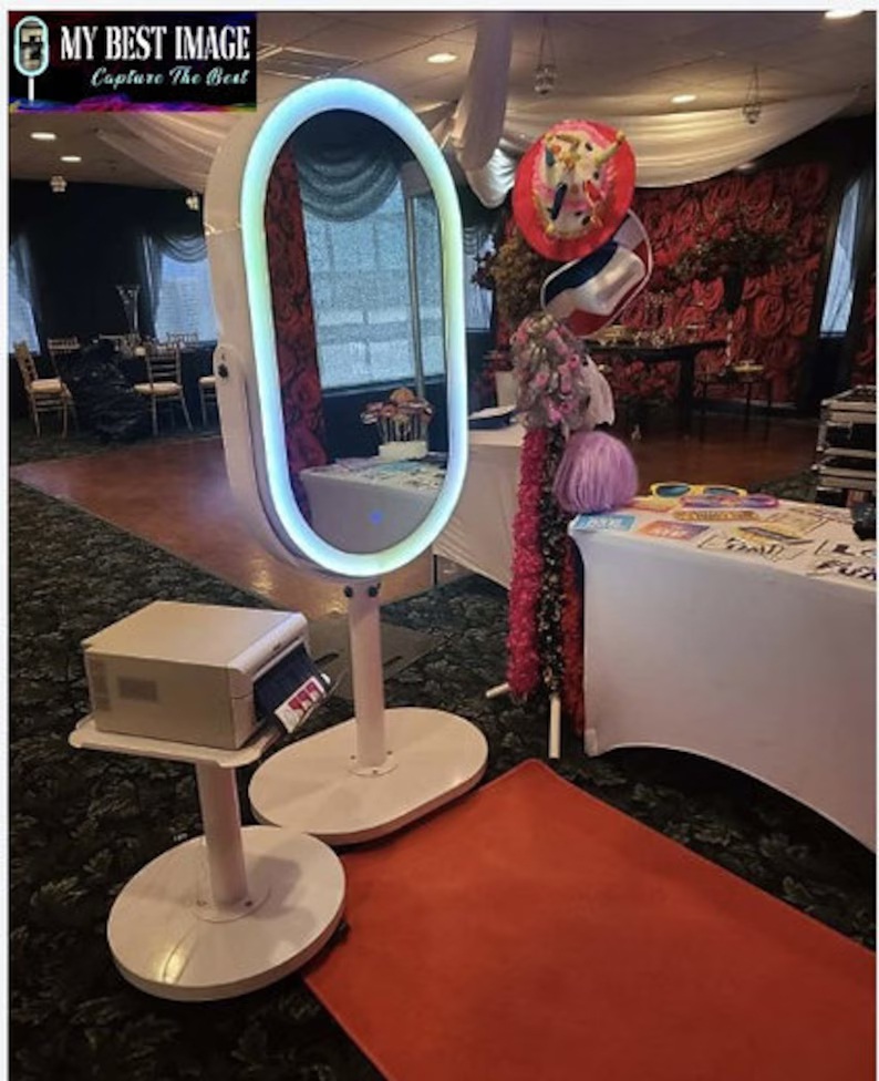 Mini mirror photo booth